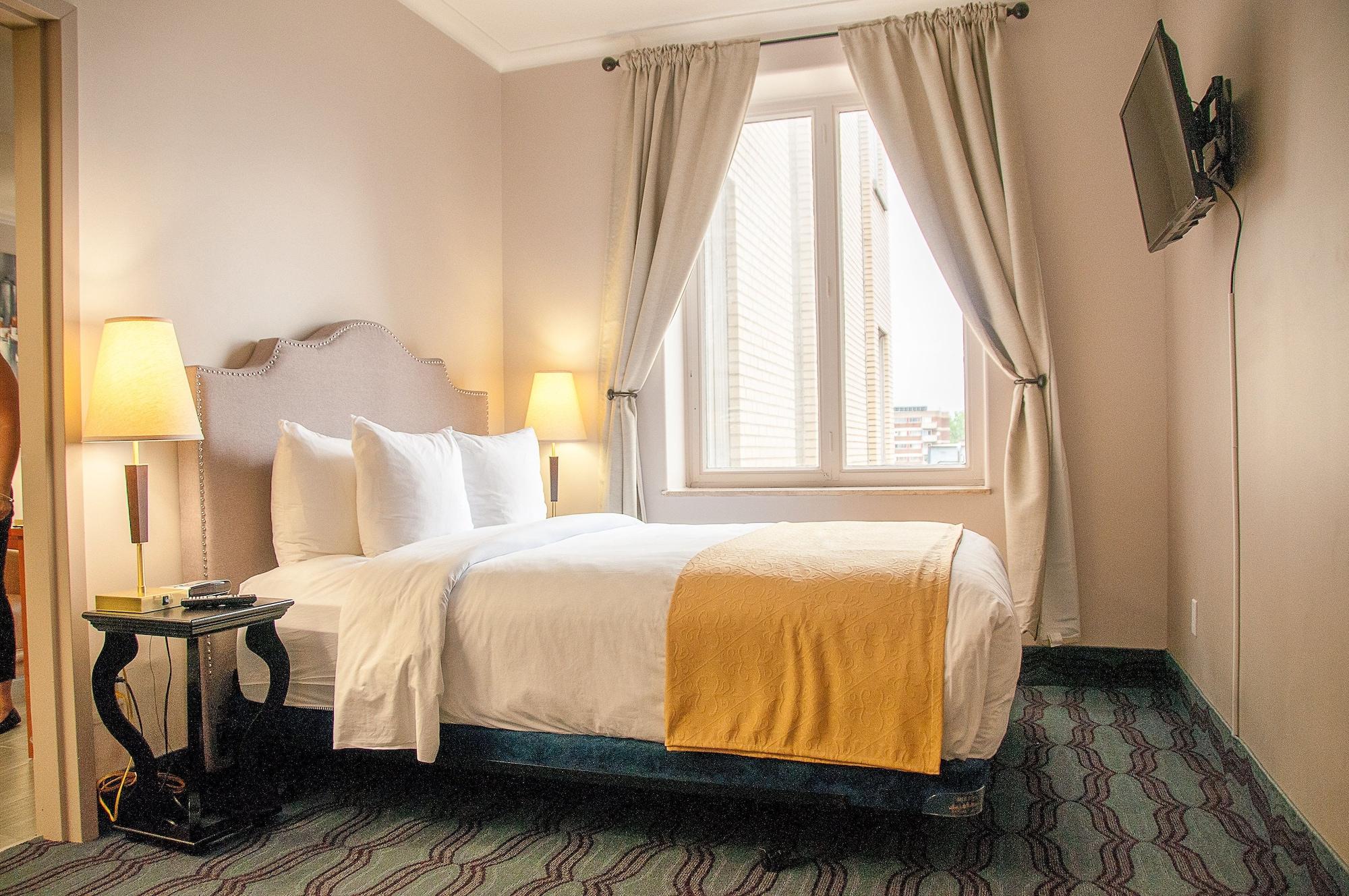 Empire 4* Montréal